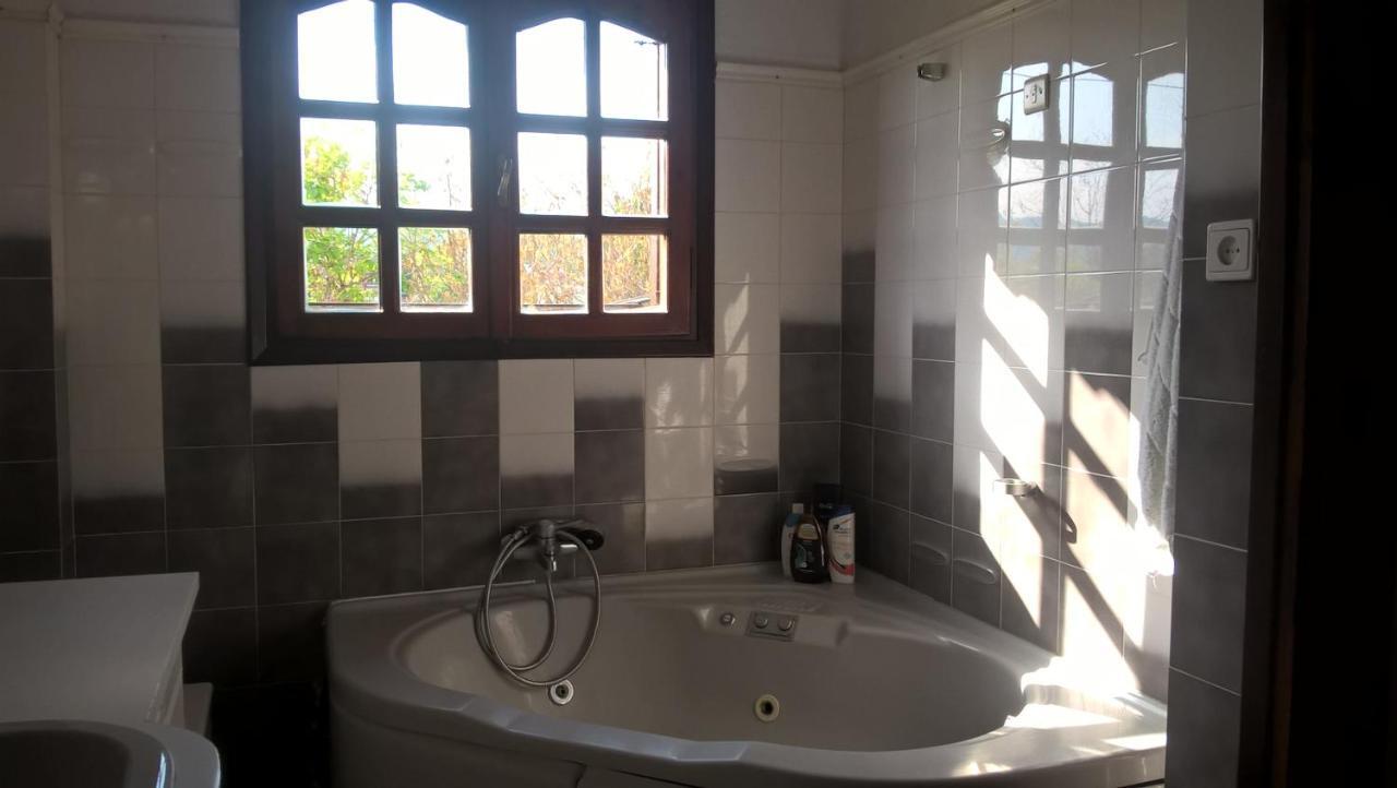 Cavo Paradiso Villa อัสโปรวาลตา ภายนอก รูปภาพ